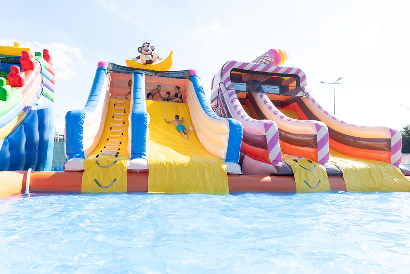 Dlaczego dmuchańce przyciągają tłumy