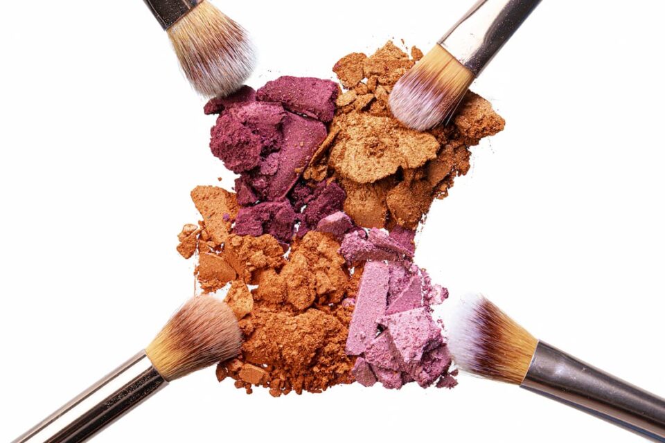 Jak zmieniają się trendy w makijażu