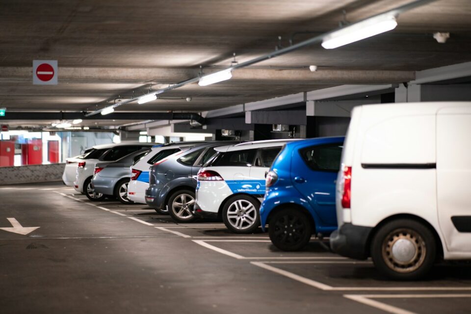 Parking przy firmie lub sklepie
