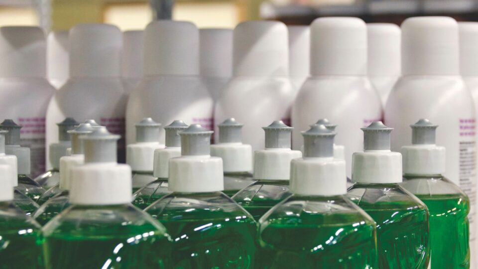 Jak wybrać producenta chemii pod private label